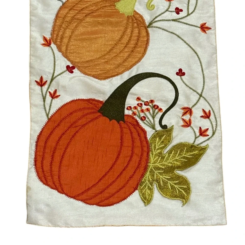 Pier‎ 1 Imports Embroidered Fall Pumpkin Table Runner Thanksgiving Harvest Decor